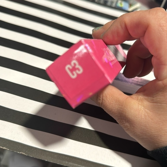 Jeffree Star concealer NEW C3 full coverage long wearing matte finish - Picture 2 of 3